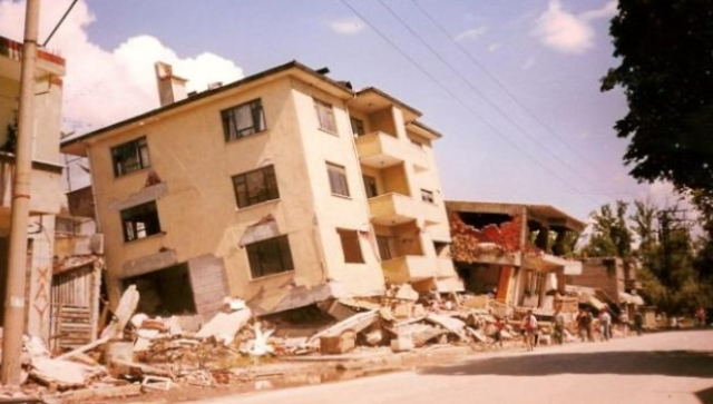17 Ağustos depremi fotoğrafları, sözleri, mesajları! 17 Ağustos 1999 depremi ile ilgili paylaşılacak resimler, sözler ve mesajlar!