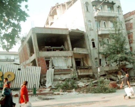 17 Ağustos depremi fotoğrafları, sözleri, mesajları! 17 Ağustos 1999 depremi ile ilgili paylaşılacak resimler, sözler ve mesajlar!