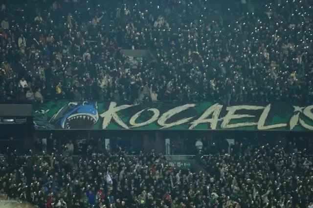 16 yaşındaki Kocaelispor taraftarı, metrelerce yüksekten aşağıya düştü