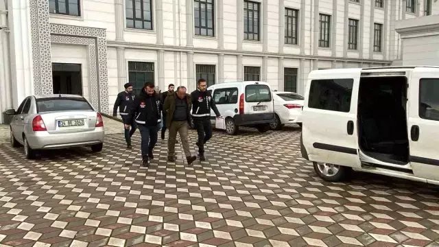 Arkadaşını öldürüp cesedini 36 saat arabayla gezdirmiş