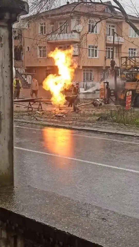 İki ayrı yangınla ilgili uzmanından tüm soru işaretlerine yanıt