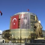 Aydın Büyükşehir Belediye Başkanı Özlem Çerçioğlu, Karpuzlu Belediye başkan adayı Tuğrul Ozan ile birlikte Karpuzlu Pazarı’nı ziyaret ederek vatandaşlarla buluştu