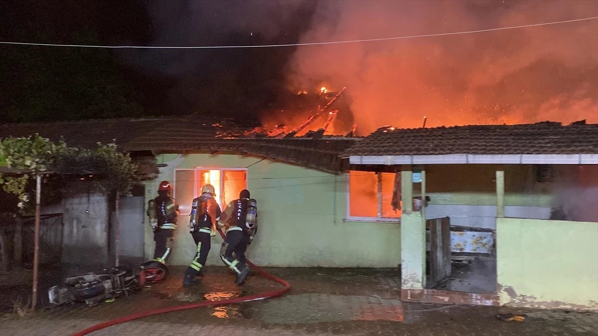 Kartepe’de Alkollü Kişi Evde Yangın Çıkardı