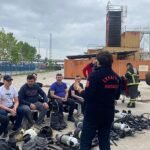 Efes Selçuk Belediyesi Efes Tarlası Yaşam Köyü’nde atalık tohumlardan ürettiği fideleri ve kompost gübreyi halk ile paylaştı