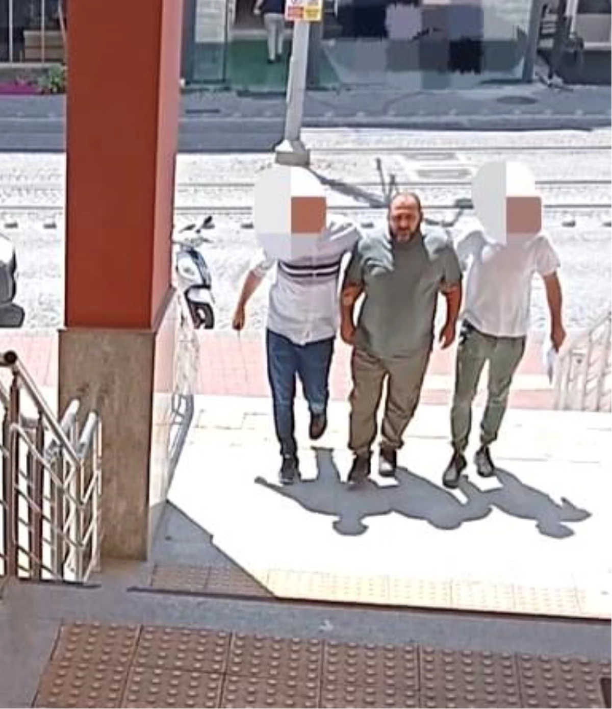 5 yıl 10 ay kesinleşmiş hapis cezası ile aranan şahıs kıskıvrak yakalandı