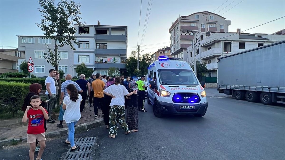 Gebze’de otomobil çarptı, 11 yaşındaki çocuk yaralandı