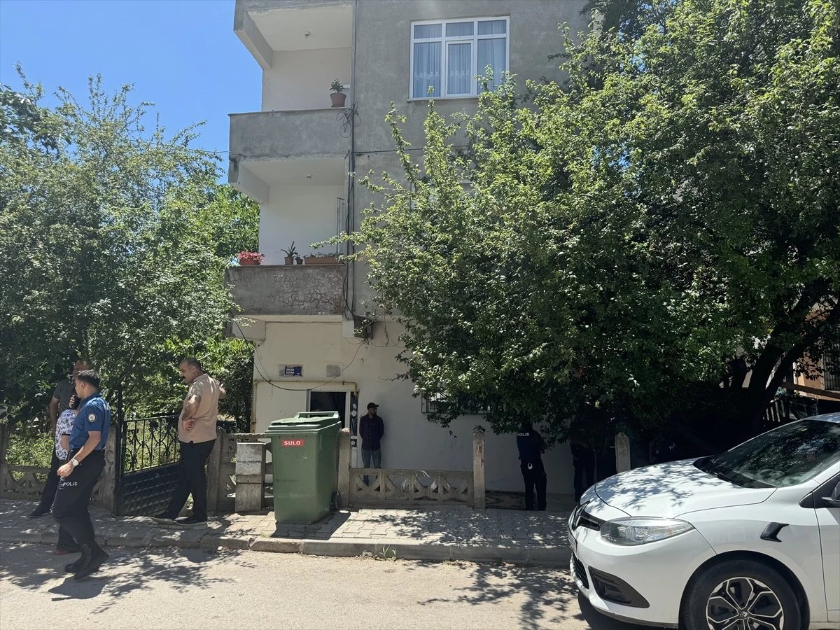 Kocaeli’de Boşanma Aşamasındaki Karısını ve Akrabasını Vuran Şüpheli Gözaltına Alındı