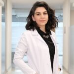 Benzin istasyonunun yanındaki palet fabrikası alev alev yanıyor! Ekipler yangınla mücadele için bölgede