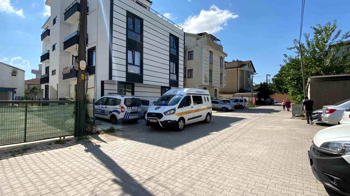 Kartepe’de Genç Kahvaltı İçin Uyandırılmaya Gelen Ailesi Tarafından Ölü Bulundu