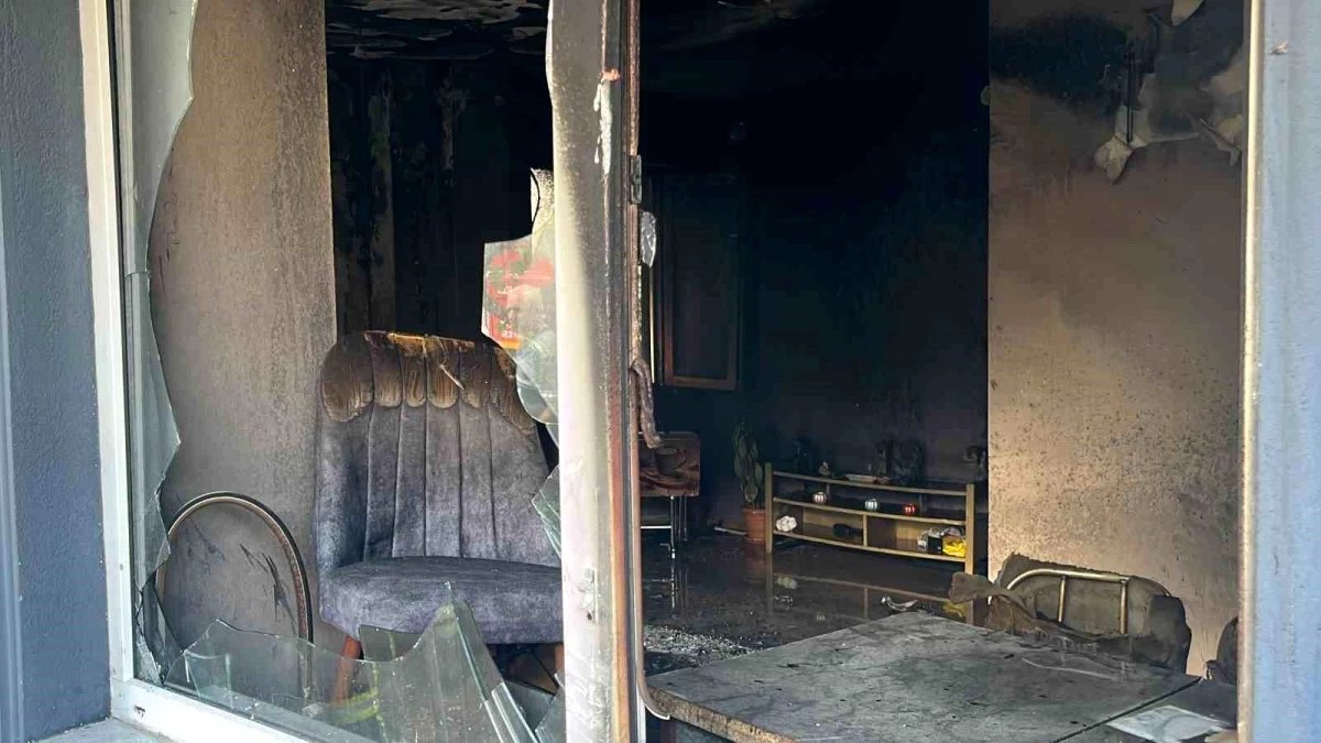 Kocaeli Başiskele’de Evde Çıkan Yangın Söndürüldü