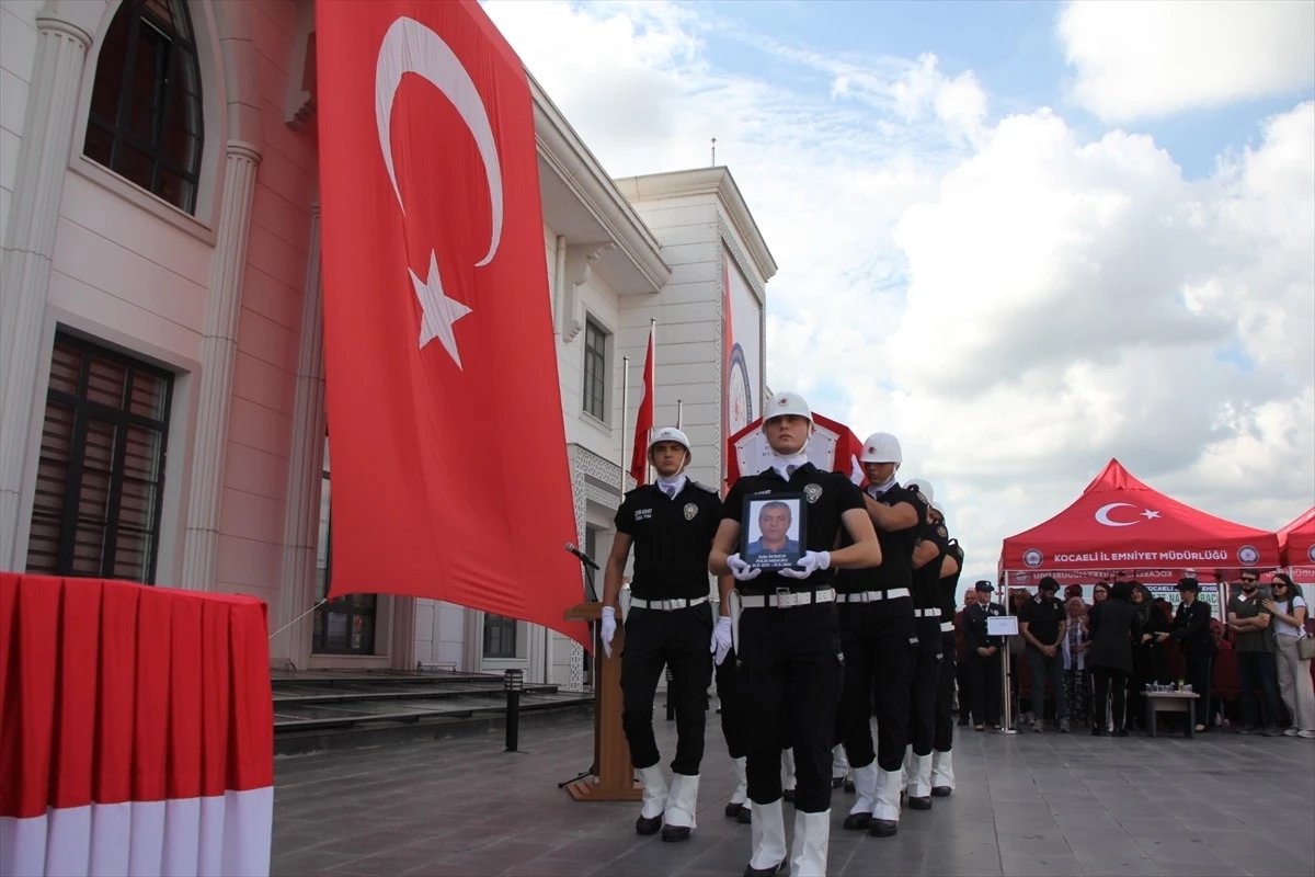 Kocaeli’de kanser nedeniyle vefat eden polis memuru için tören düzenlendi