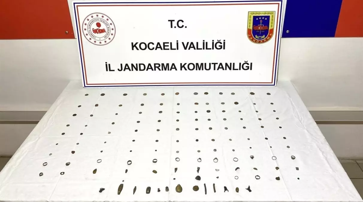 Gebze’de Tarihi Eser Operasyonu: Çok Sayıda Tarihi Obje Ele Geçirildi