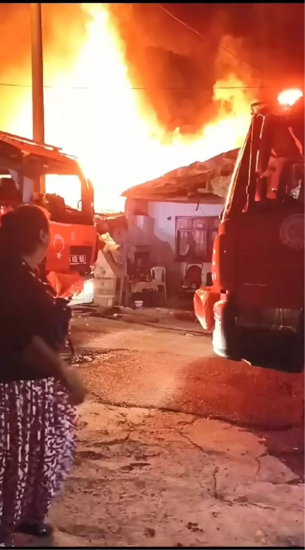 Gebze’de Tek Katlı Evde Yangın Çıktı