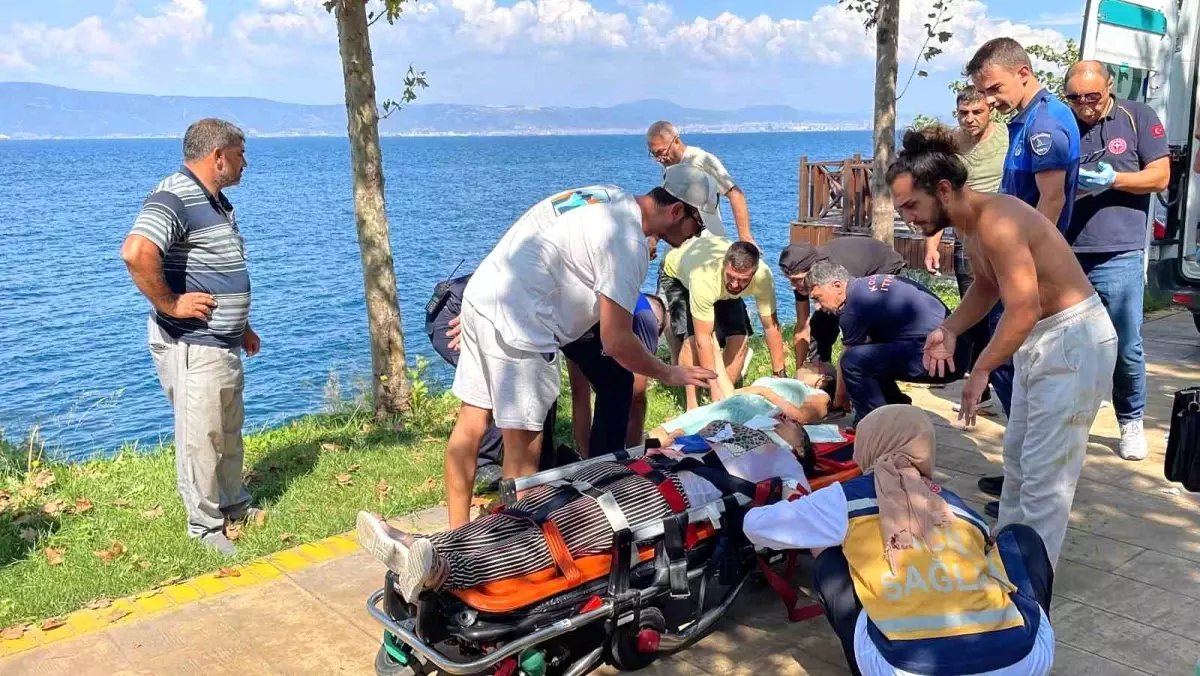Karamürsel’de elektrikli bisiklet denize uçtu: 3 kadın yaralandı