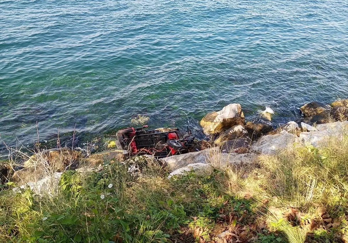  Karamürsel’de Elektrikli Motosiklet Kazası: 3 Kişi Yaralandı