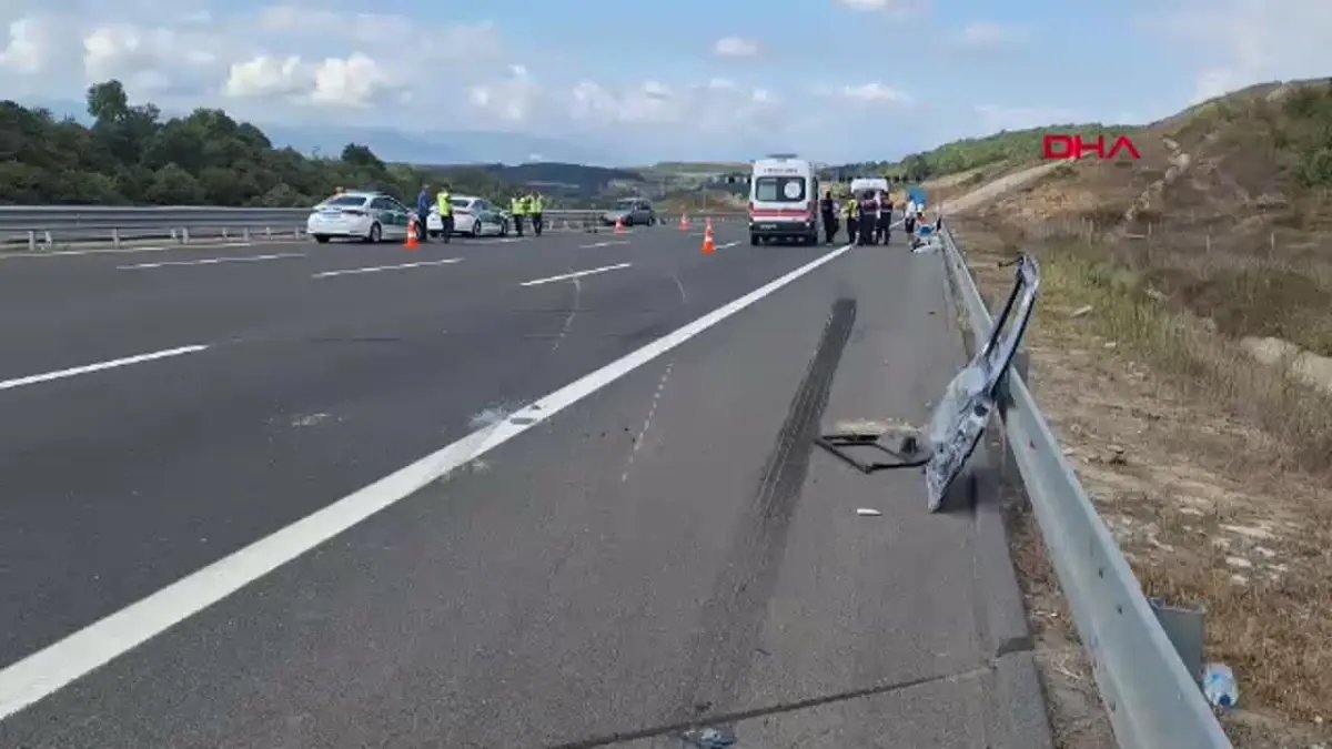  Kuzey Marmara Otoyolu’nda TIR’ın hafif ticari araca çarpması sonucu kadın yaralandı