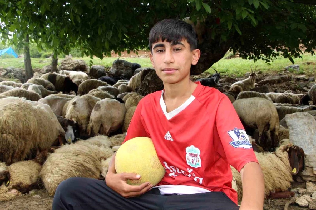 Şırnaklı genç futbolcu Kocaeli’ye geldi