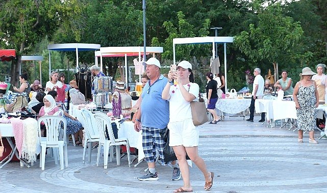  Üreten ev hanımları kermesi başladı