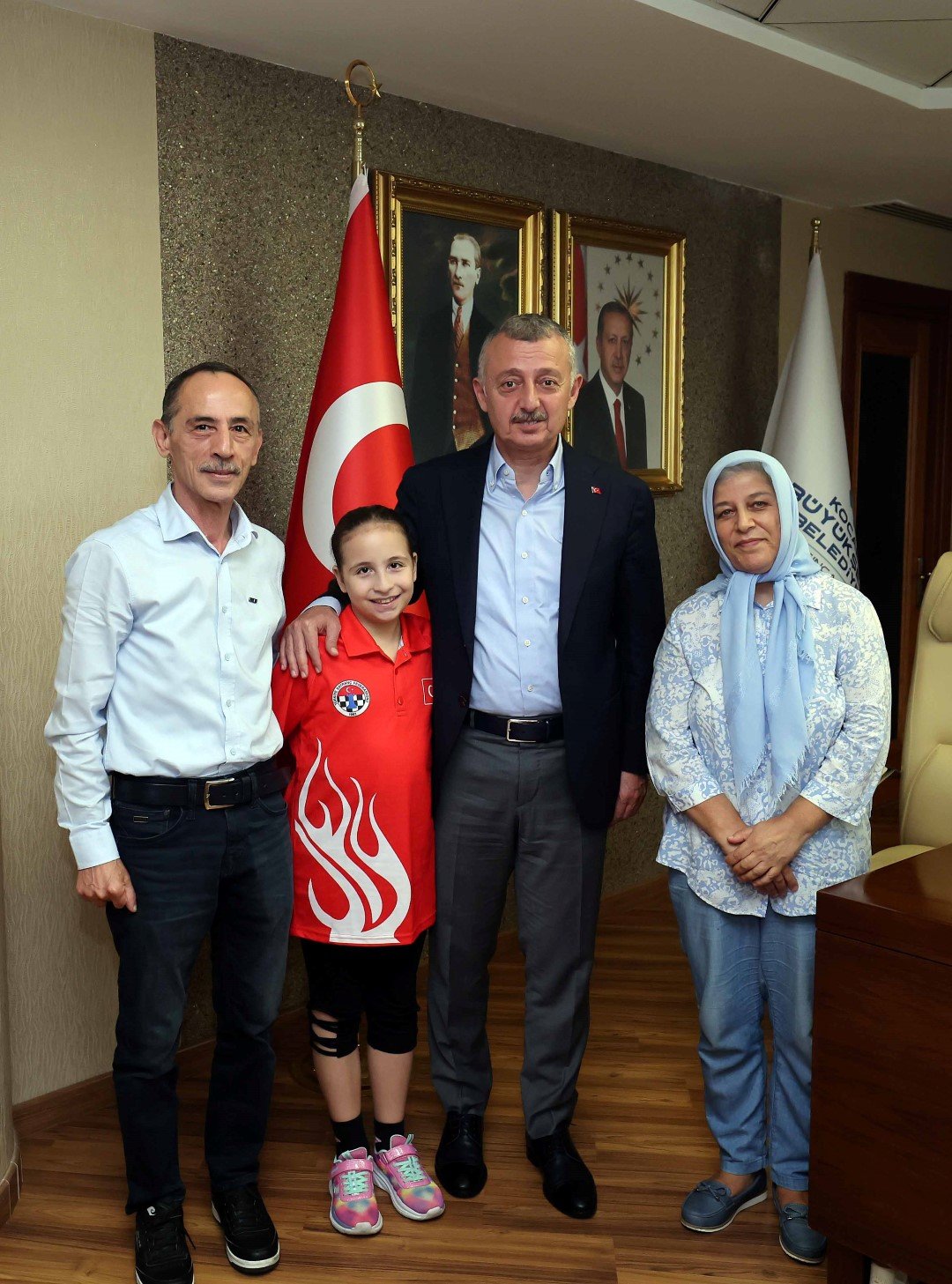 Kocaeli Büyük Şehir Belediye Başkanı Büyükakın Genç Şampiyonla Buluştu