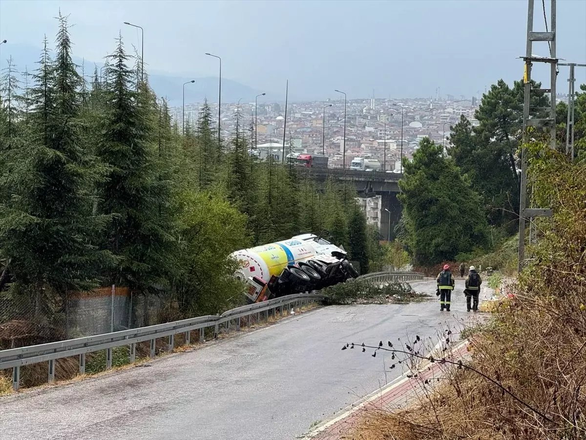Anadolu Otoyolu’nda Zincirleme Trafik Kazası: 3 Kişi Yaralandı