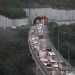 Gebze’de kamyonetle çarpışan otomobilde 1 kişi öldü, 1 kişi yaralandı