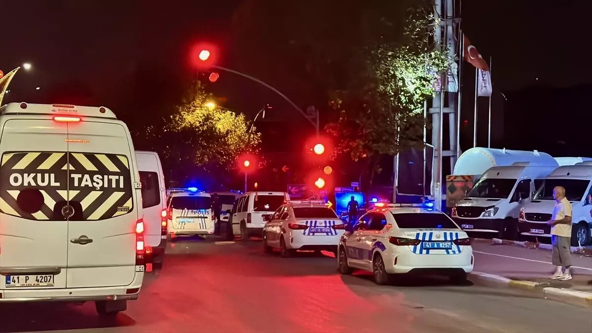 Gebze’de çıkan bıçaklı kavgada 4 kişi yaralandı