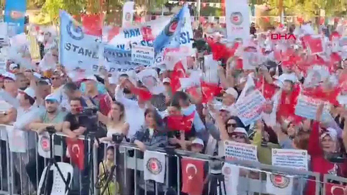  HAK-İŞ, Kocaeli’de ‘Halklarımız İçin Meydanlardayız’ Mitingi Düzenledi