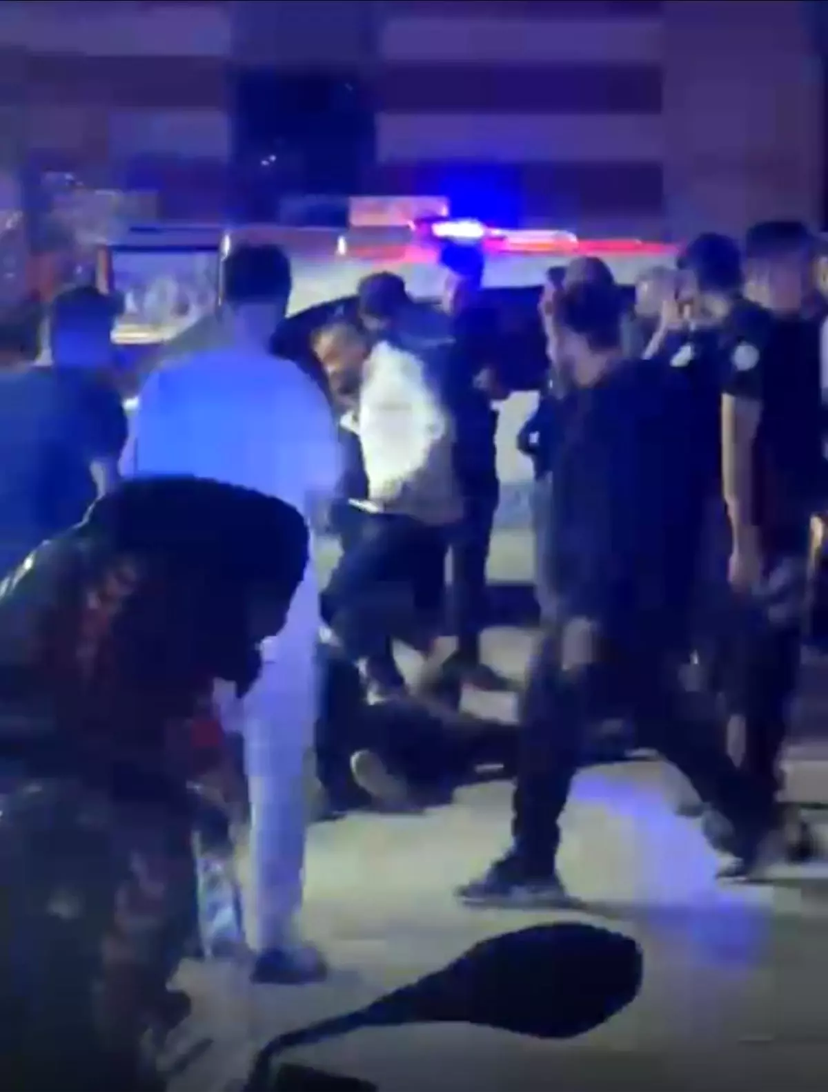 İzmit’te kafede çıkan silahlı kavgada 1 kişi hayatını kaybetti