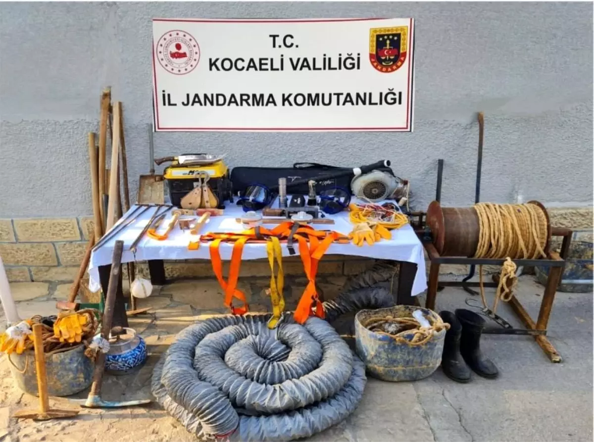 Kandıra’da Tarihi Eser Kazısı Yapan 5 Şahıs Suçüstü Yakalandı