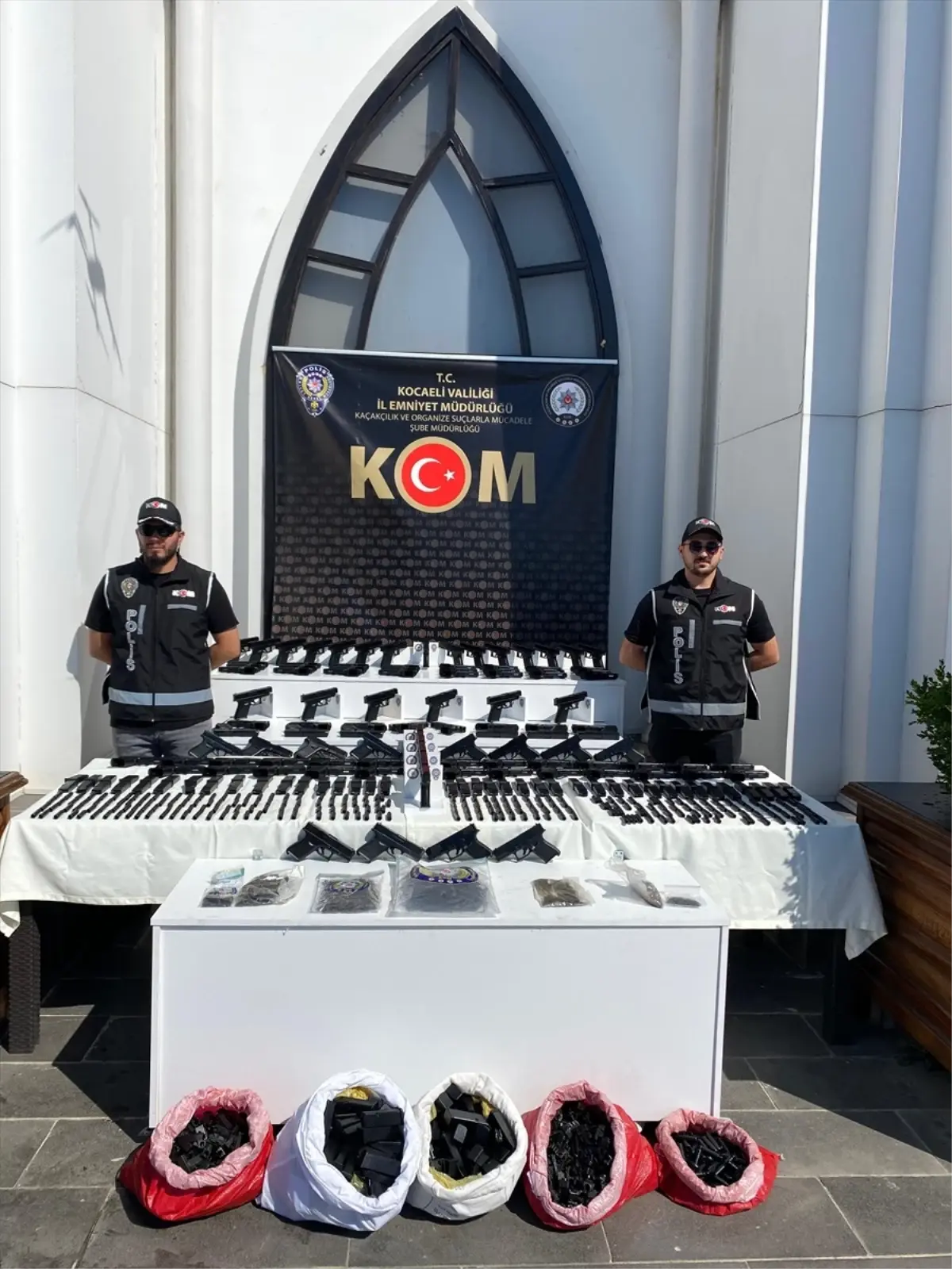 Kocaeli’de 101 Ruhsatsız Tabanca Ele Geçirildi, 5 Şüpheli Tutuklandı