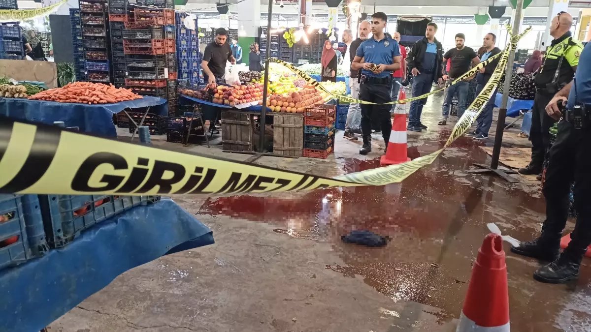 Kocaeli’de Pazar Alanında Bıçaklama Olayı: Bir Kişi Hayatını Kaybetti