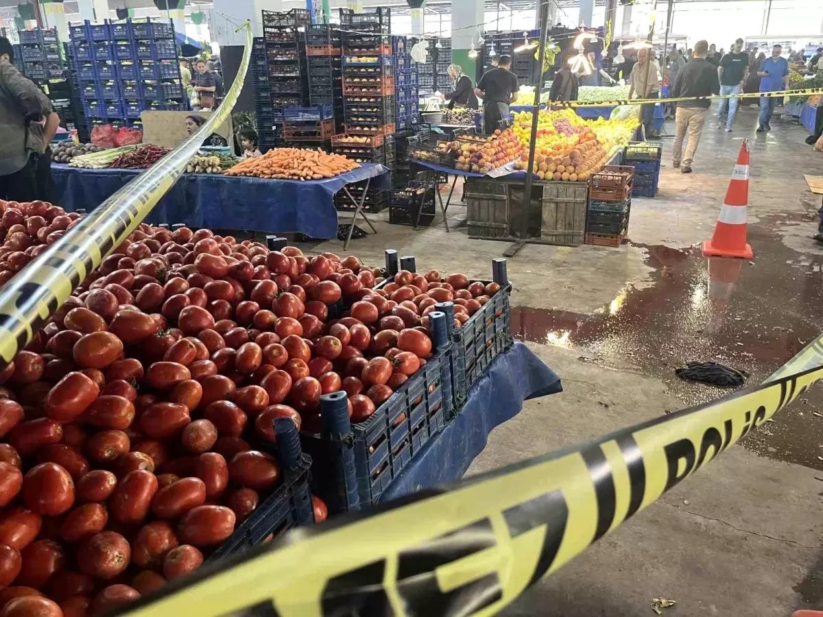 Kocaeli’de Pazarcı Esnafı Bıçaklandı, Bir Kişi Hayatını Kaybetti