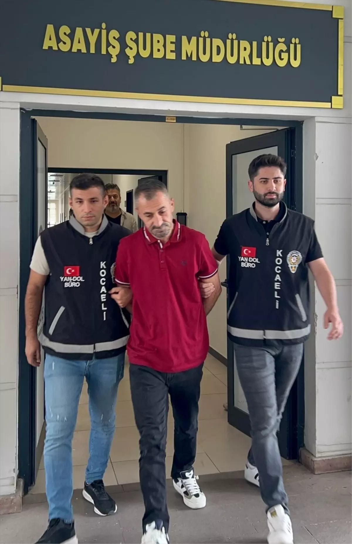 Kocaeli’de Savcı Rolüyle Dolandırıcılık Yapan Şüpheli Tutuklandı