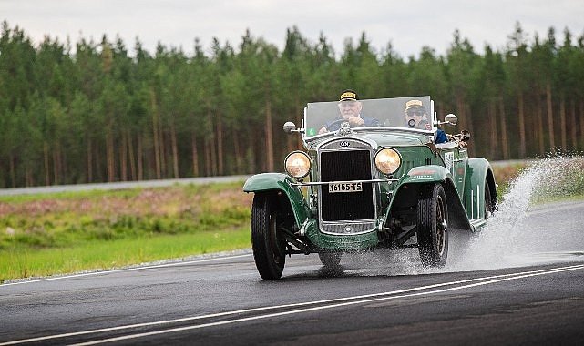  Pirelli Stella Bianca lastikler, 1929 model OM 665 Superba ile 10.000 kilometreden fazla yol yaptı