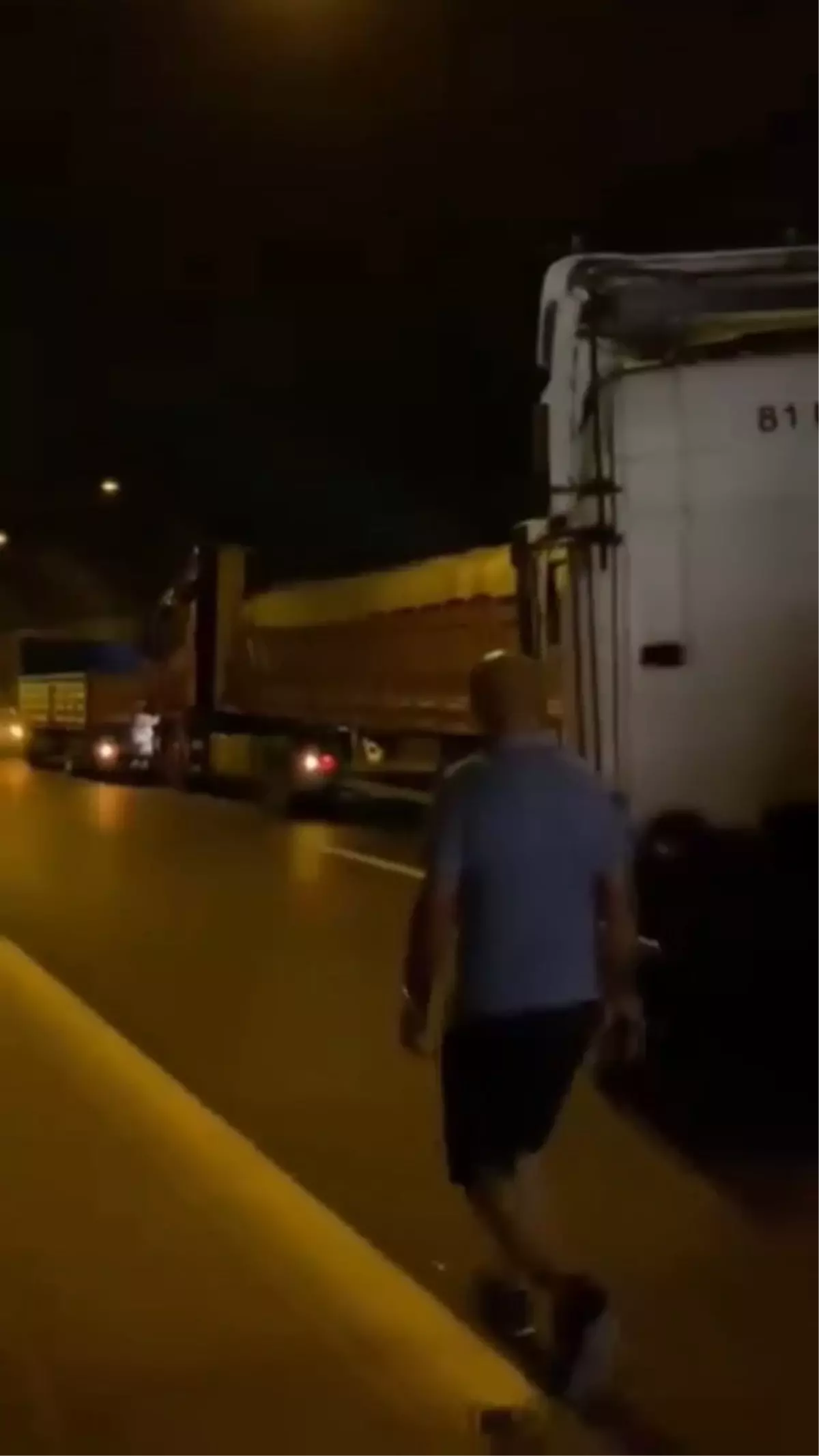  TEM Otoyolu’nda 3 TIR’ın Çarpışması Sonucu Kaza Meydana Geldi