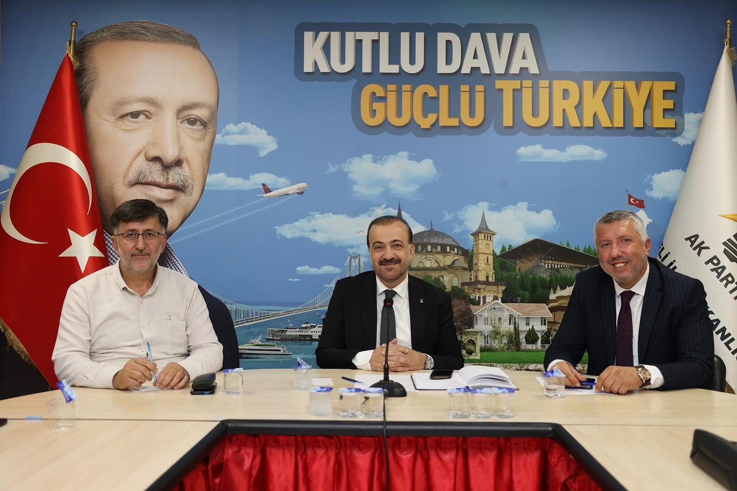 AK Parti Kocaeli İlçe Teşkilatları Yenileniyor