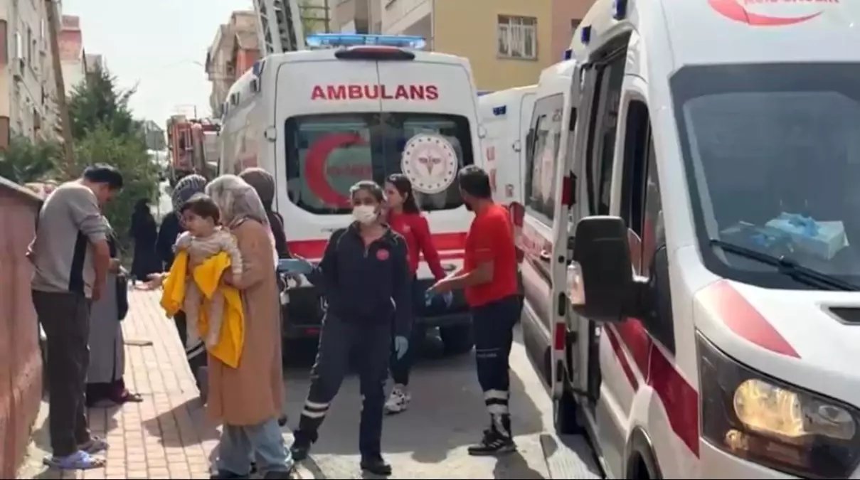 Çayırova’da Apartman Yangını: 8 Kişi Mahsur Kaldı