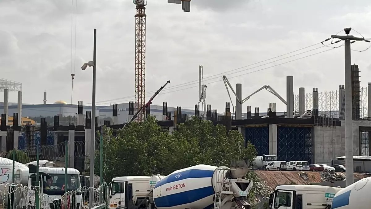 Çayırova’da Fabrika İnşaatında İki İşçi Yaralandı
