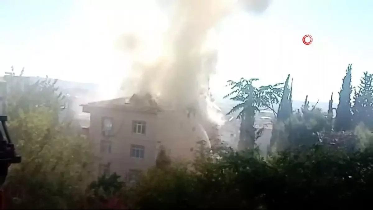 Gebze’de Çatı Yangını Korkuttu