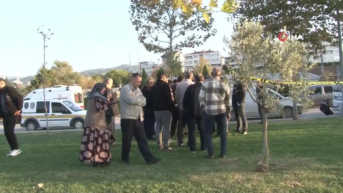 Karamürsel’de Araç İçinde Bir Kişi Ölü Bulundu