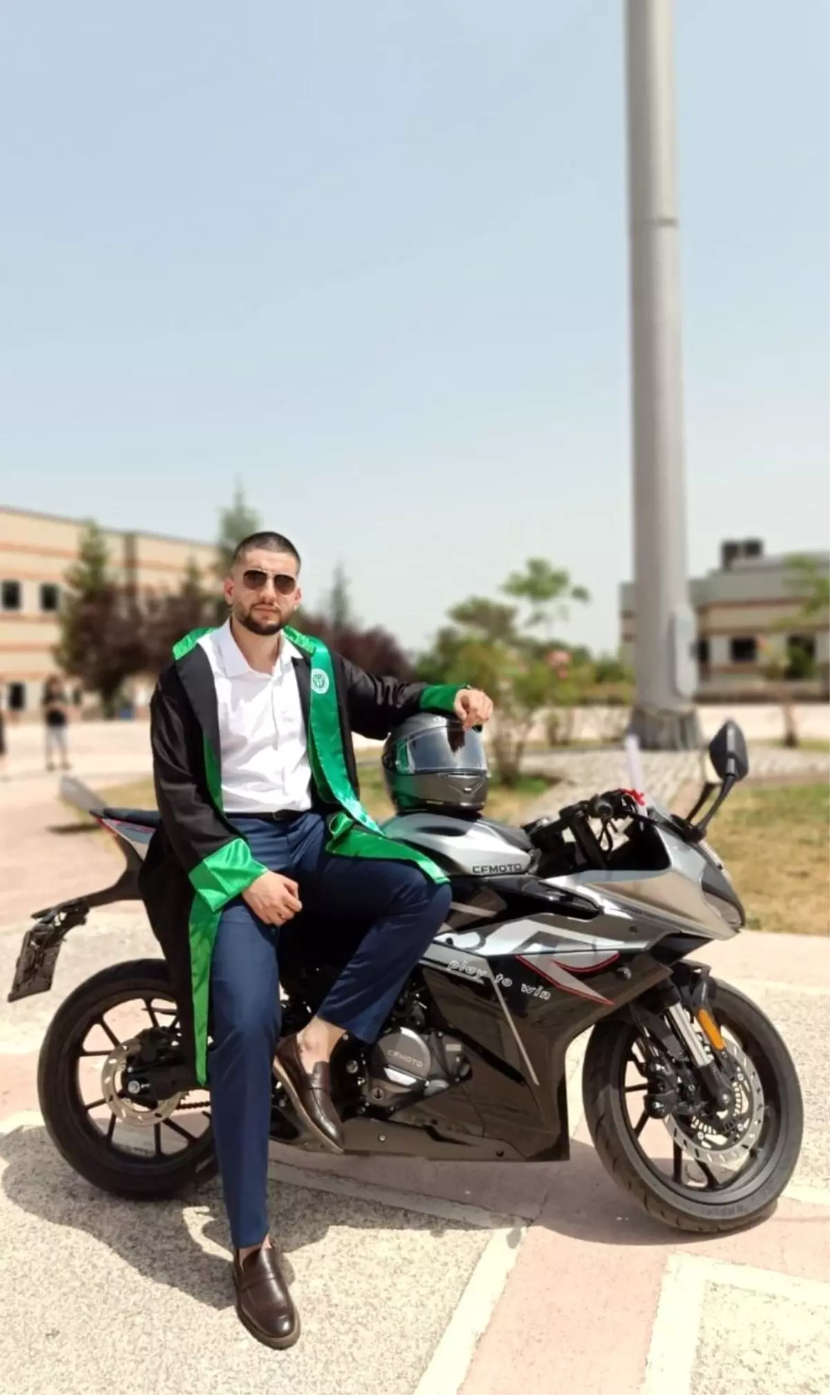 Kocaeli Üniversitesi’nde Köpek Saldırısı Sonrası Motosiklet Kazası: Genç Yoğun Bakımda