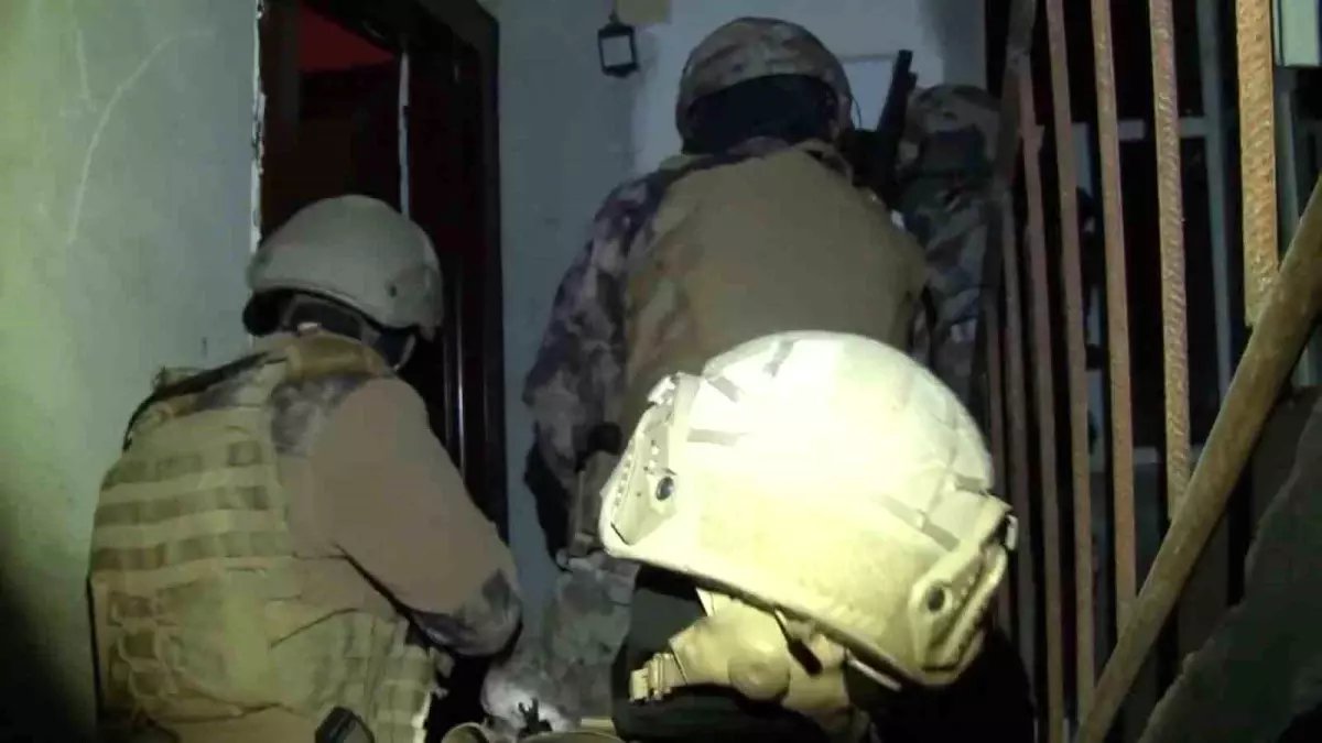  Kocaeli’de Düzensiz Göçmen Operasyonu: 12 Tutuklama