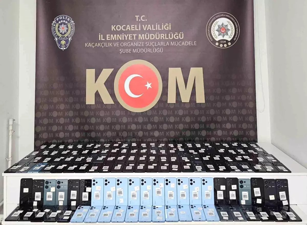 Kocaeli’de TEM Otoyolu’nda 140 Kaçak Cep Telefonu Ele Geçirildi
