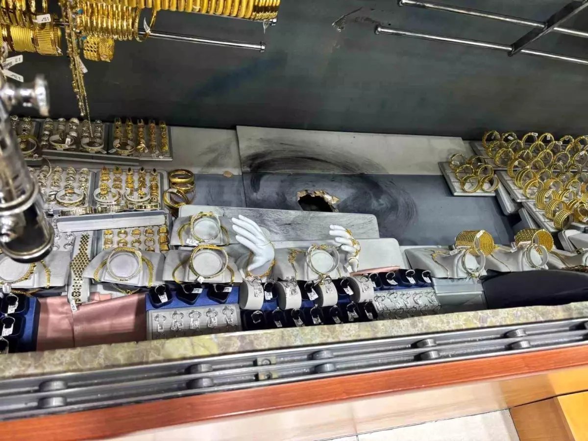 İstanbul’da Kuyumcudan 10 Kilogram Altın Çalan Şahıs Kocaeli’nde Yakalandı