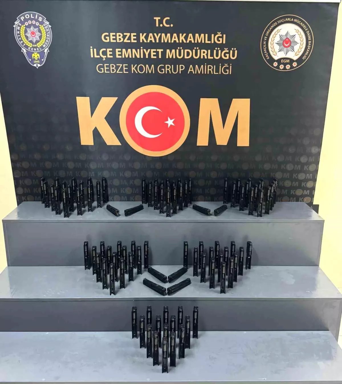 Kocaeli’de Kaçakçılık Operasyonu: 98 Tabanca Sürgü Takımı Ele Geçirildi