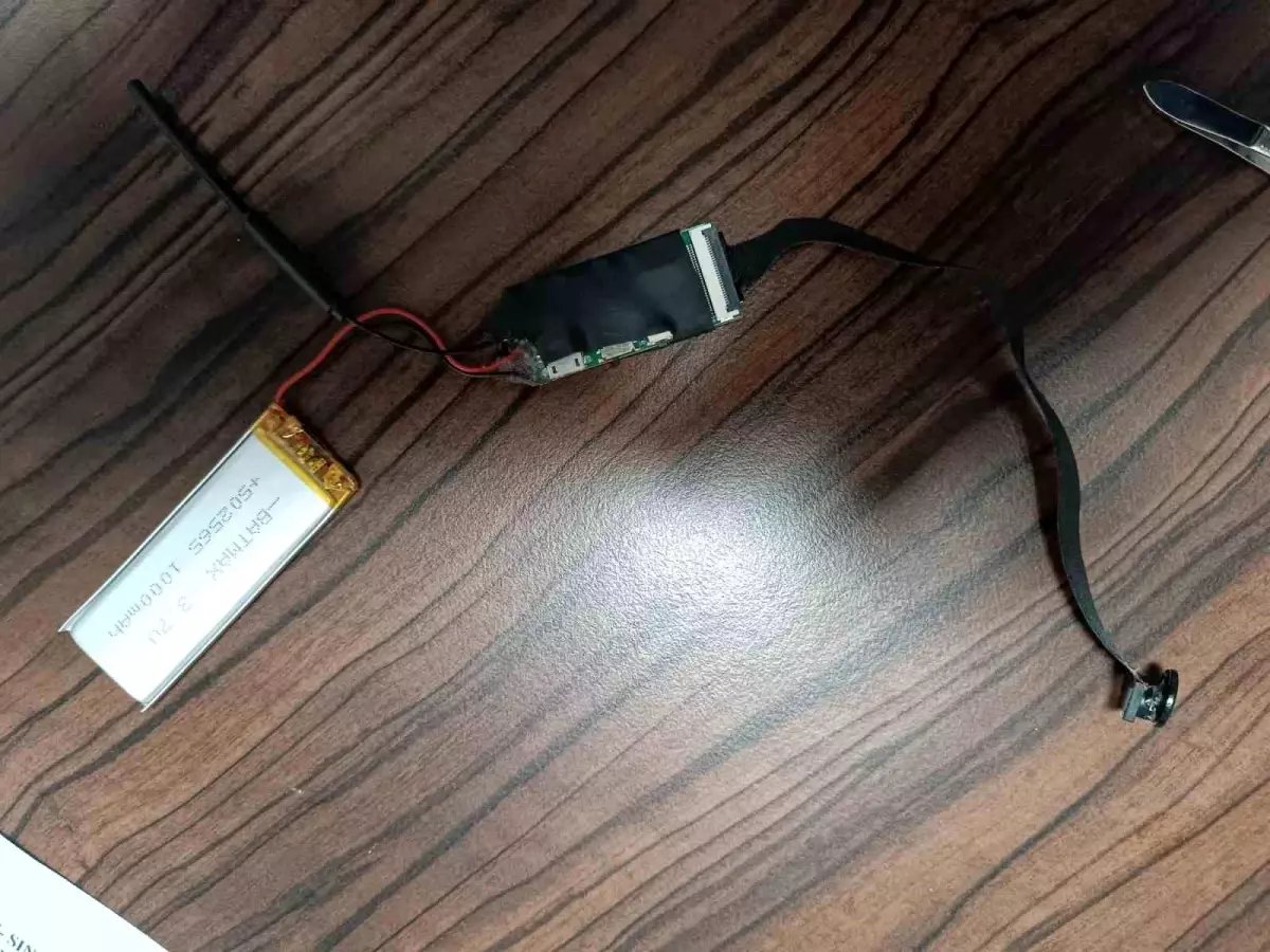Kocaeli’de Motorlu Taşıtlar Sınavına Kopya Düzeneği ile Giren Şahıs Yakalandı