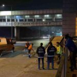 Kocaeli’de Hafif Ticari Araç Otobüs Durağına Çarptı: Sürücü Ağır Yaralı