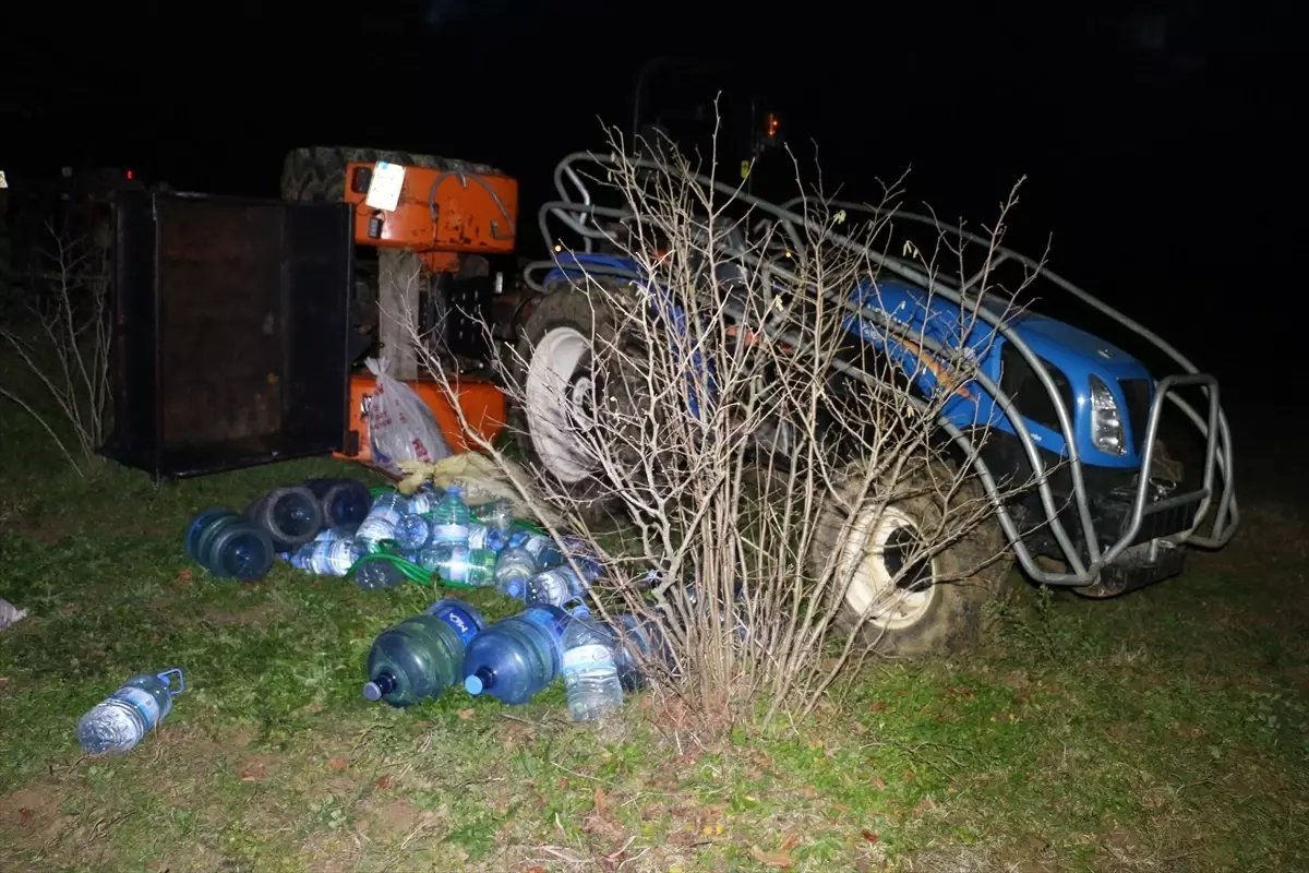 Kandıra’da Traktör Devrildi: Sürücü Hayatını Kaybetti, Eşi Yaralandı