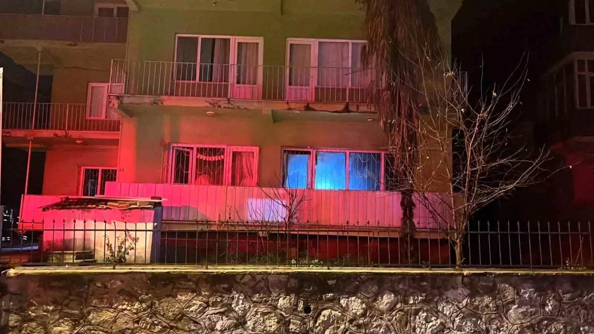 Kocaeli’de Elektrikli Sobadan Yangın Çıktı: 2 Kişi Dumandan Etkilendi