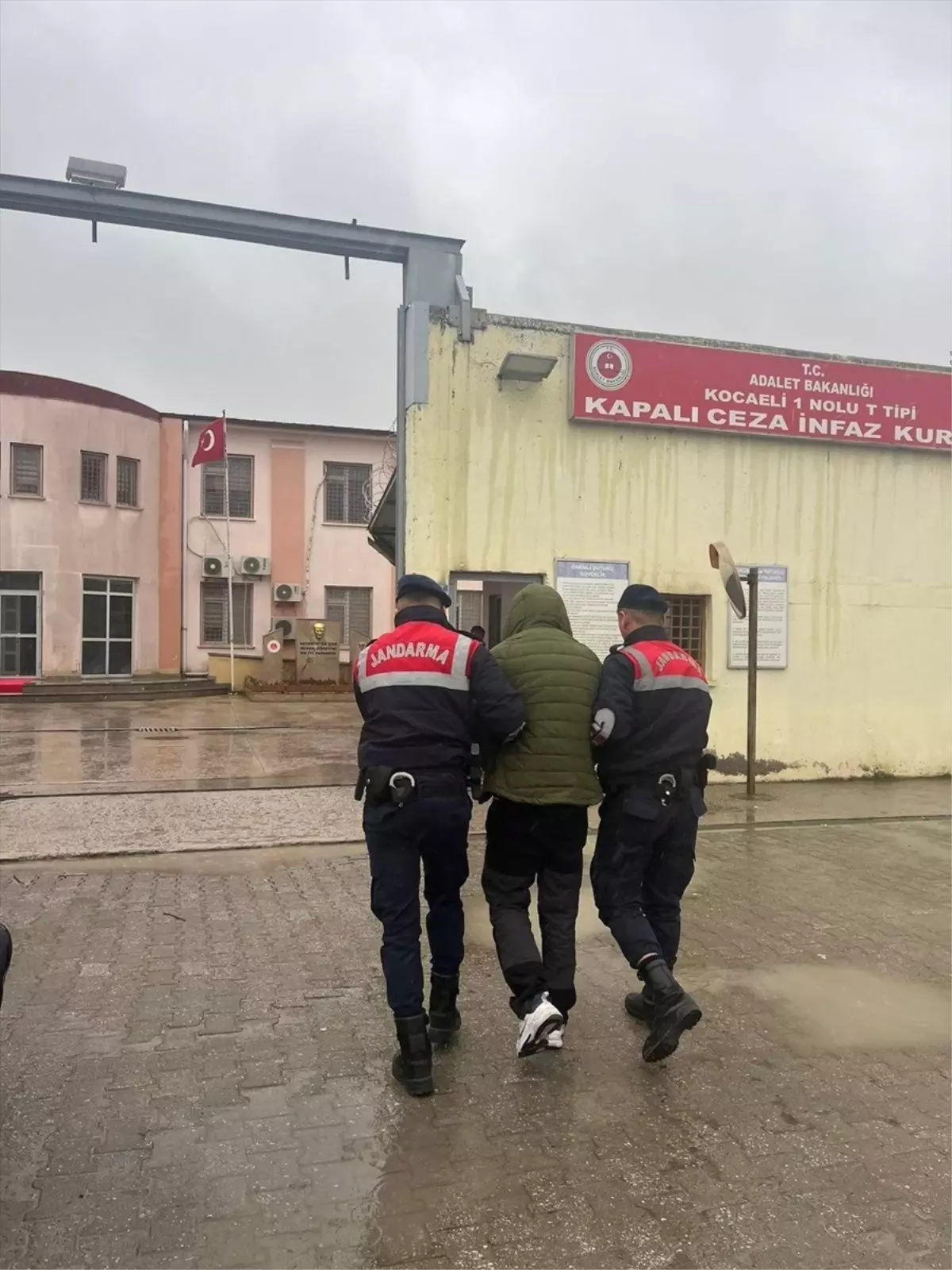 Kocaeli’de Hakkında 16 Yıl Kesinleşmiş Hapis Cezası Bulunan Hükümlü Yakalandı